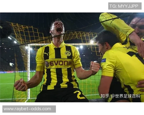 中超精彩对决多特蒙德与曼联激战成平乌龙球引发全场热烈反响